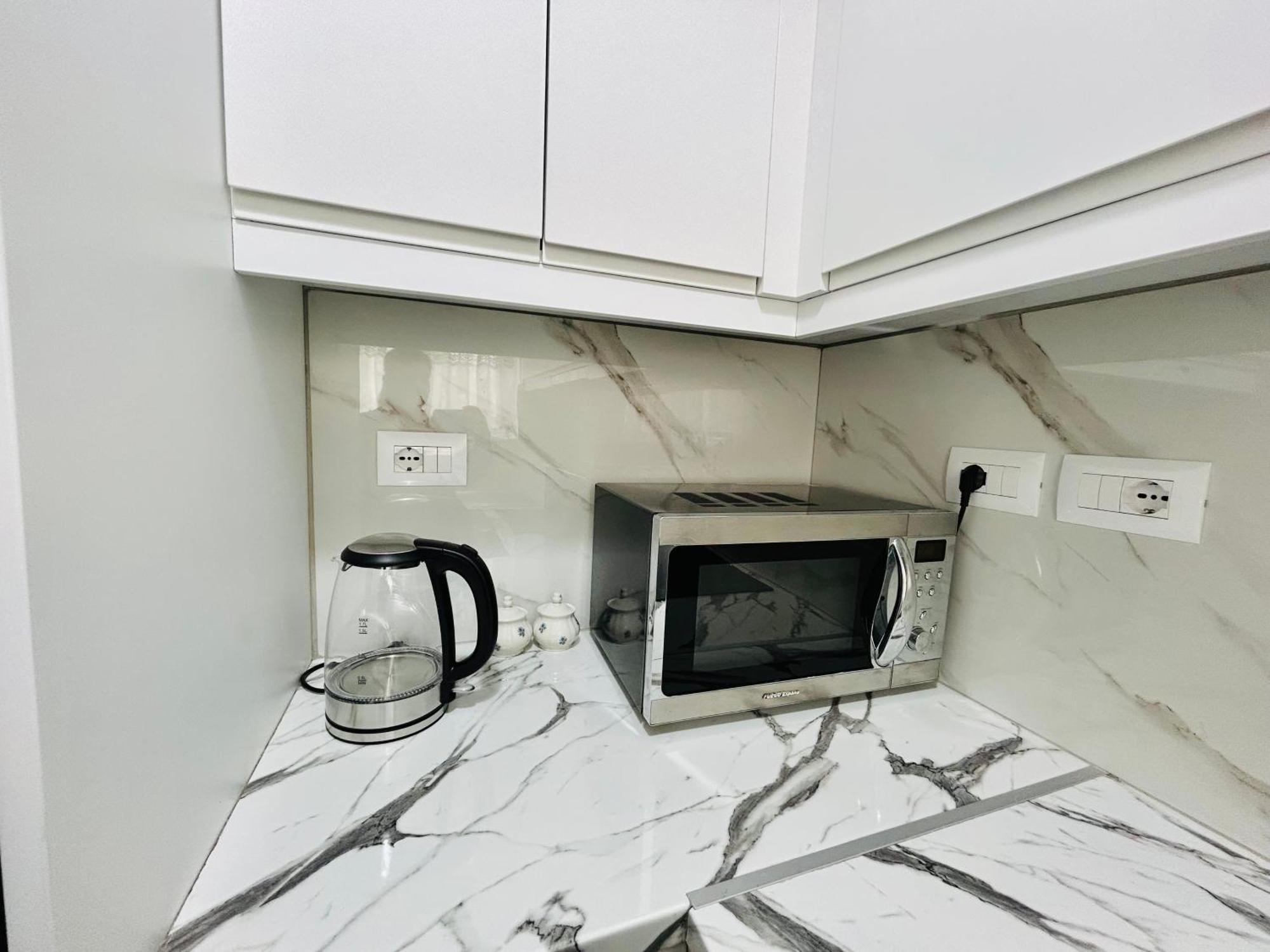 Todi's Apartment