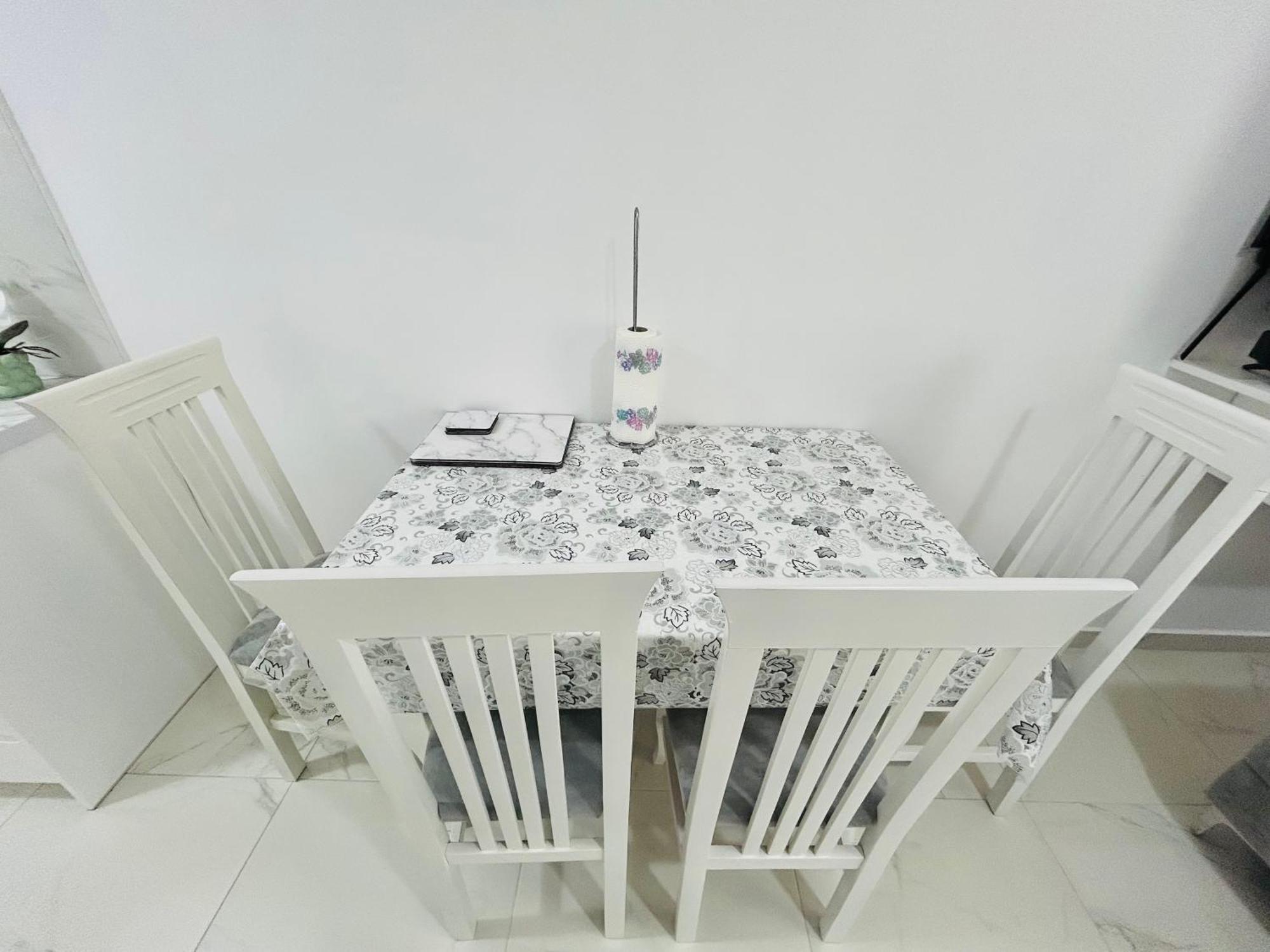Todi's Apartment *